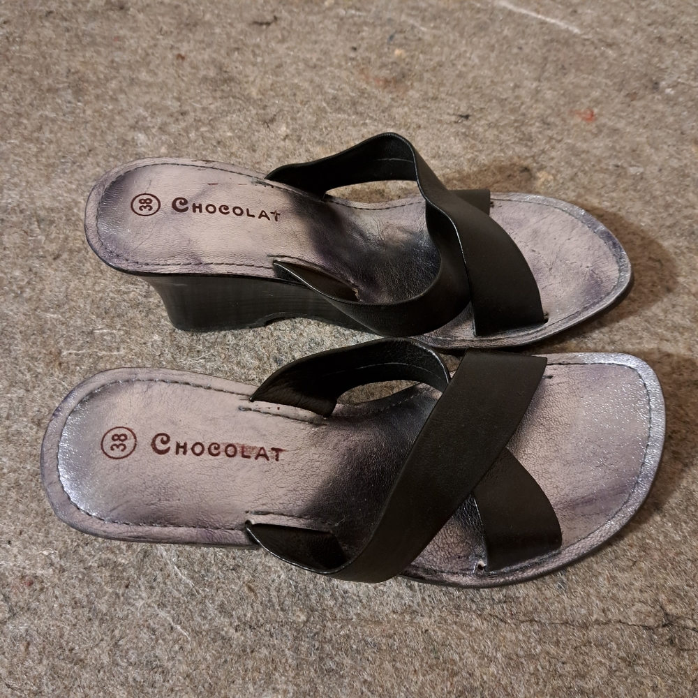 Chocolat black and silver wedges